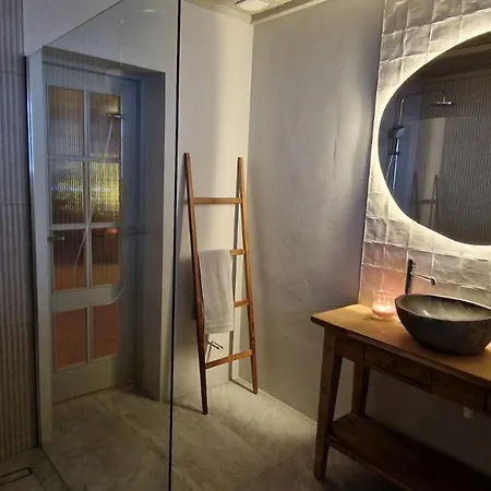 Lustro Wody Βίλα