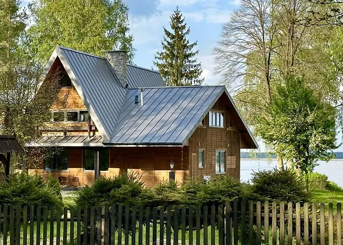 Lustro Wody Villa Osiek (Pomerania)